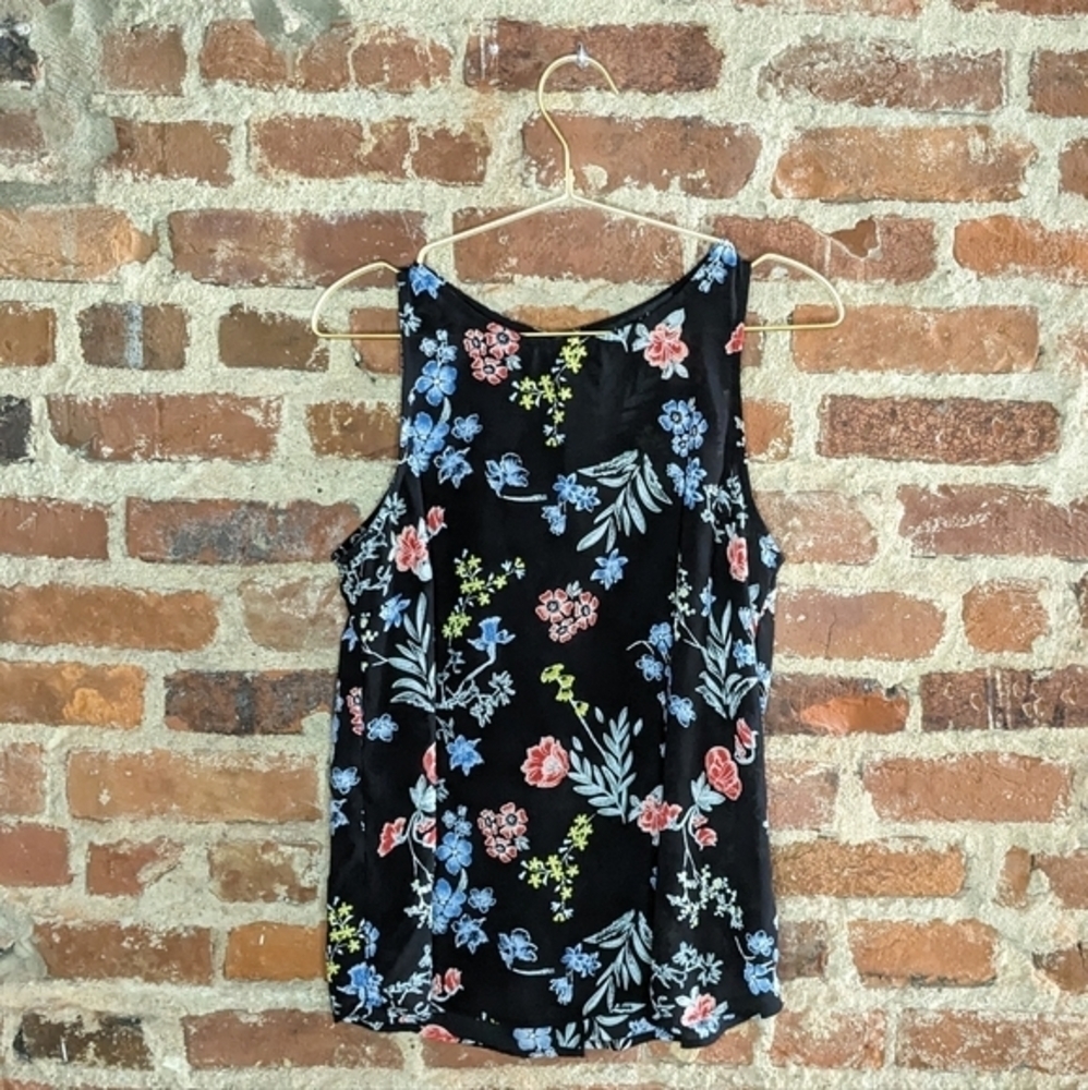 Jasmine & Juliana Medium Black Floral Sleeveless Blouse with Hidden Button Back